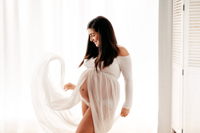 Schwangerschafts Shooting mit Antonietta Wir fotografieren Deinen Babybauch in unserem Atelier in Ratingen bei Düsseldorf 16